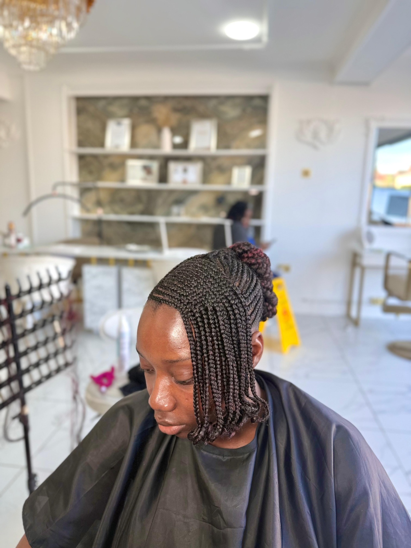 Small Knotless Bob
